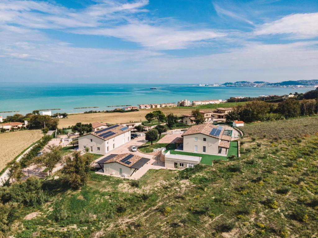 Agriturismo Il Colle Dei Lecci Ancona Bagian luar foto
