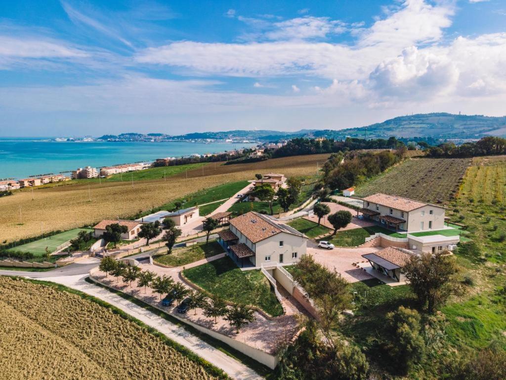 Agriturismo Il Colle Dei Lecci Ancona Bagian luar foto